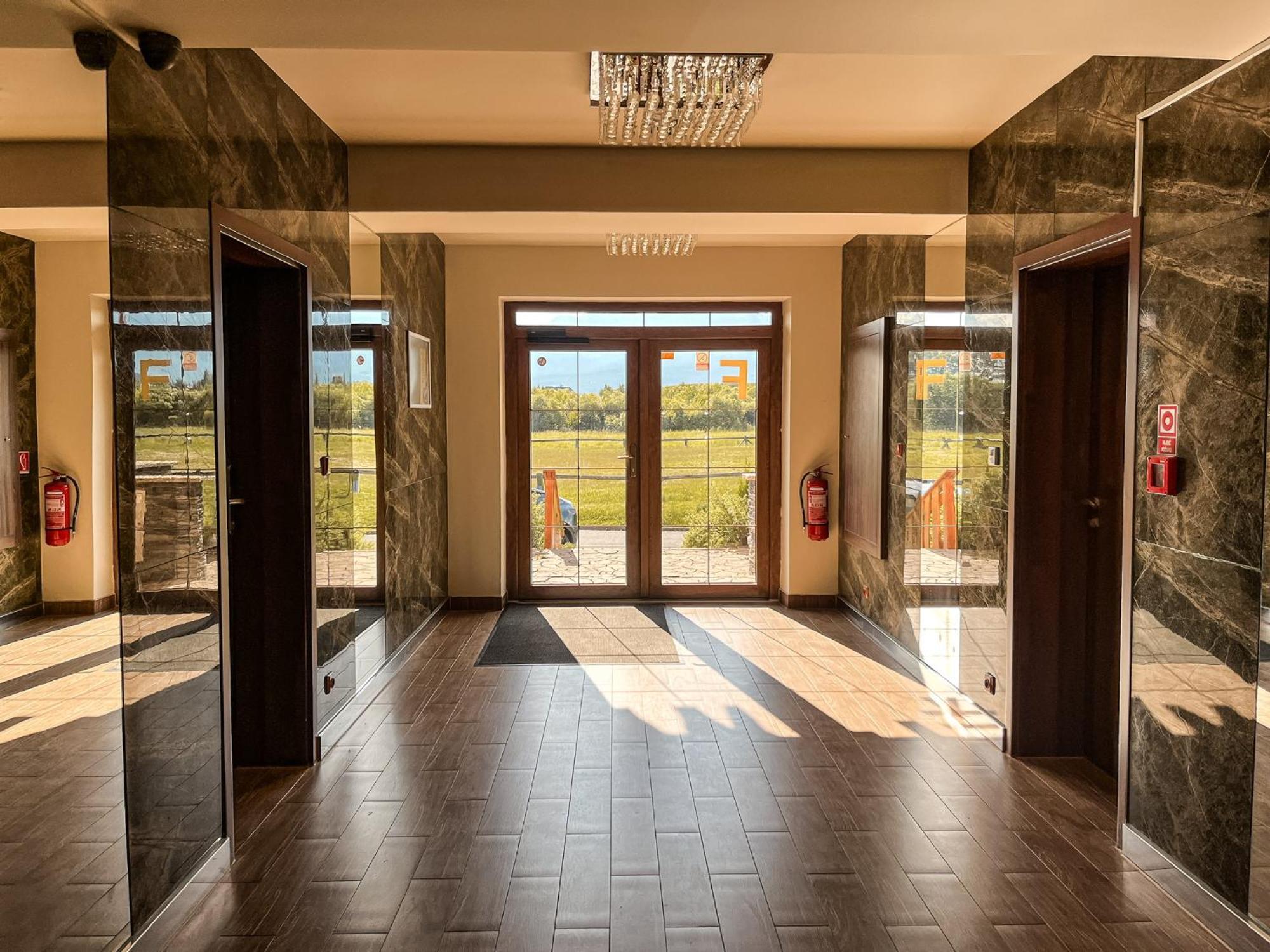 Tri Stity Apartment With Tatra View Terrace Велка Ломница Екстериор снимка